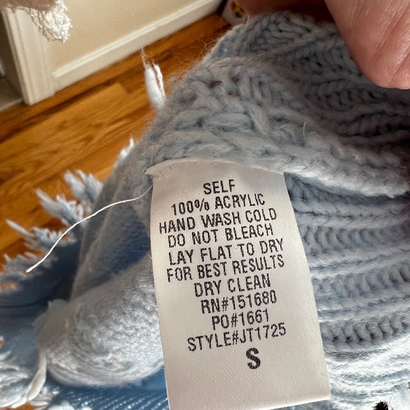 Storia Oversized Rough Edge Star Sweater - Picture 5 of 8